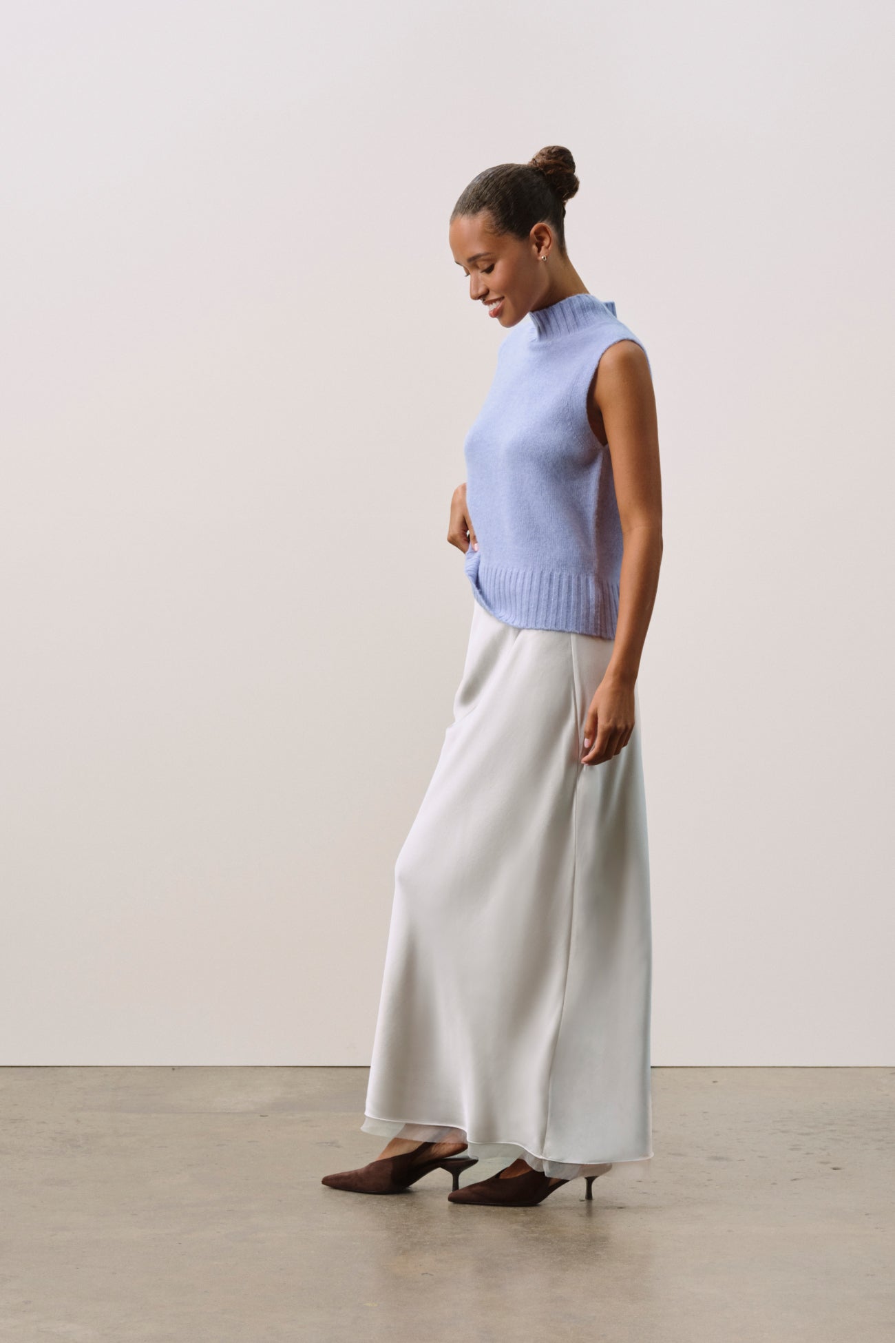 LOUISA SLEEVELESS MOCK NECK