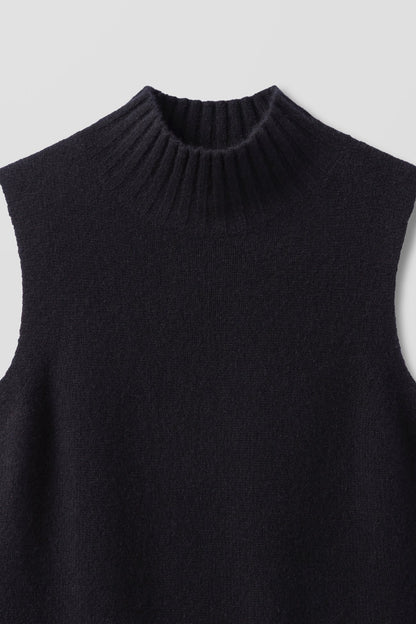 LOUISA SLEEVELESS MOCK NECK